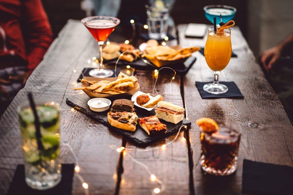Food and drinks on a table